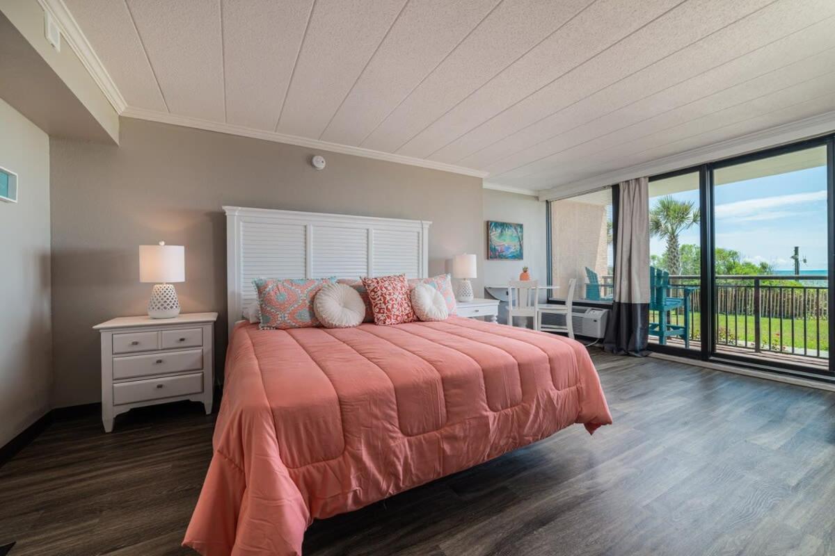 Ground Floor Ocean Front Studio - Caravelle Resort 124 Myrtle Beach Zewnętrze zdjęcie